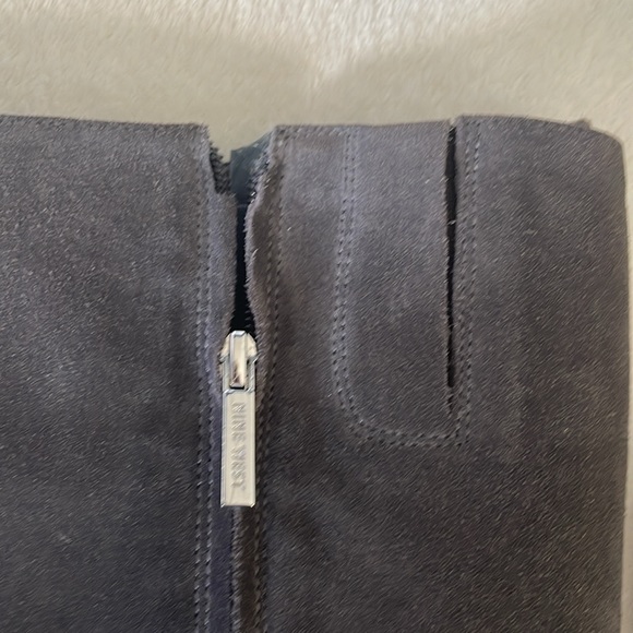 Gray suede knee high boots - Picture 2 of 7